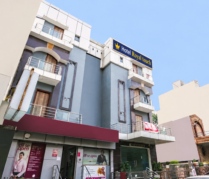 Hotel Royal Touch lounge in Patel Nagar, Delhi